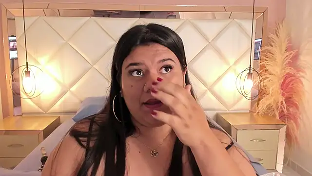 Snapshot of Any_Klartt chatting on 12.11.24 Any Klartt online show from 12.11.24