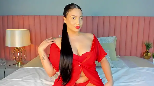 Snapshot of NathRossi chatting on 01.12.25 NathRossi online show from 01.12.25