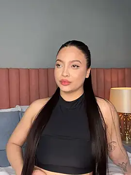 Snapshot of NathRossi chatting on 02.21.25 NathRossi online show from 02.21.25