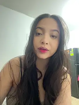 Snapshot of NathRossi chatting on 03.08.25 NathRossi online show from 03.08.25