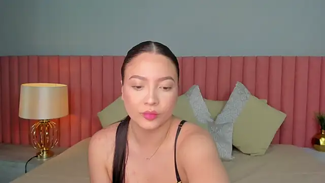 Snapshot of NathRossi chatting on 03.17.25 NathRossi online show from 03.17.25