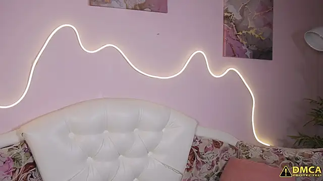 Snapshot of pulluq chatting on 01.08.25 pulluq online show from 01.08.25