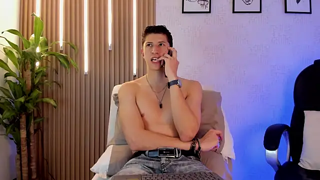 Dorianmistery2322  online show from 11.20.25