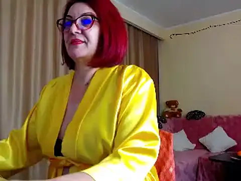 Snapshot of EdithCharm chatting on 01.14.25 EdithCharm online show from 01.14.25