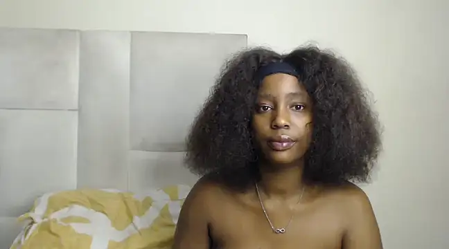 Snapshot of Spicey-Cheekss chatting on 12.08.24 Spicey-Cheekss online show from 12.08.24