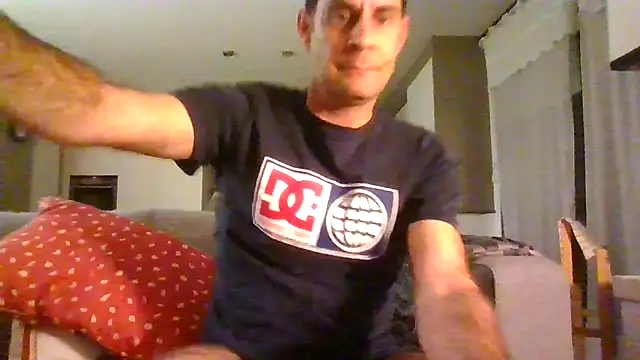 Snapshot of Vespa_Crabo chatting on 12.22.24 Vespa Crabo online show from 12.22.24