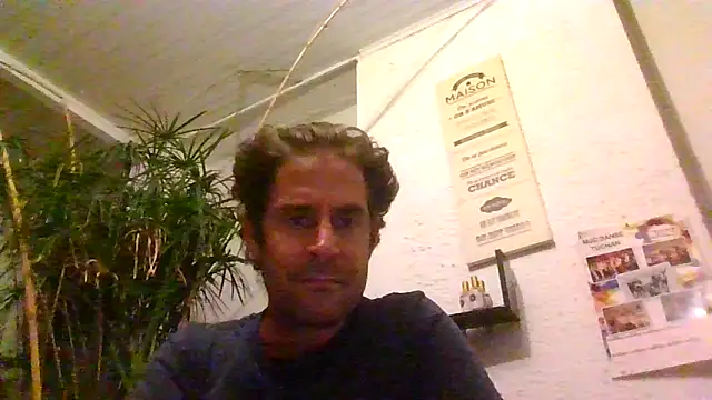 Snapshot of Vespa_Crabo chatting on 09.09.25 Vespa Crabo online show from 09.09.25