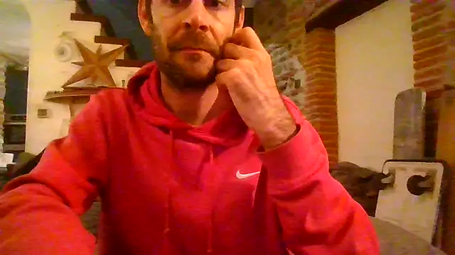 Snapshot of Vespa_Crabo chatting on 03.15.26 Vespa Crabo online show from 03.15.26