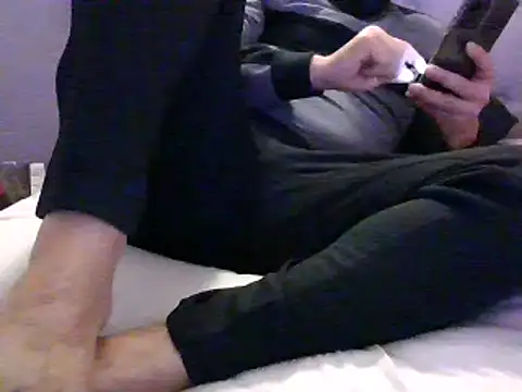 Snapshot of bilbi06 chatting on 12.27.24 bilbi06 online show from 12.27.24