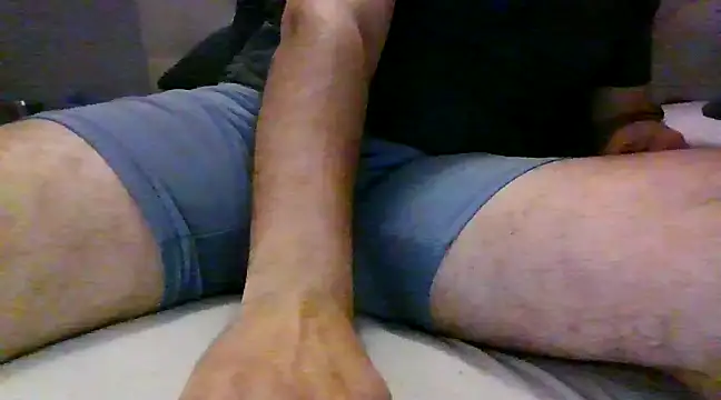 Snapshot of bilbi06 chatting on 01.04.25 bilbi06 online show from 01.04.25