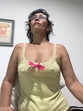 MireyaTorresGu online show from 02.19.26