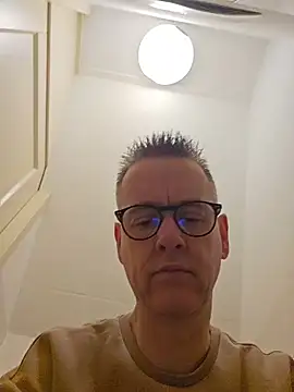 Snapshot of Hectorthyssen1 chatting on 02.16.26 Hectorthyssen1 online show from 02.16.26