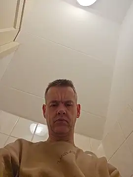 Snapshot of Hectorthyssen1 chatting on 02.17.26 Hectorthyssen1 online show from 02.17.26