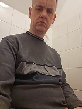 Snapshot of Hectorthyssen1 chatting on 02.18.26 Hectorthyssen1 online show from 02.18.26