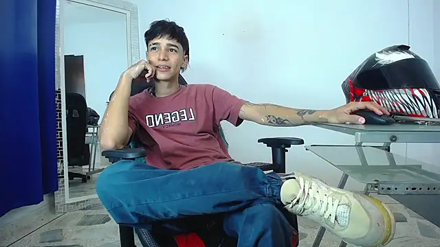 Snapshot of Zacktk7 chatting on 12.02.24 Zacktk7 online show from 12.02.24