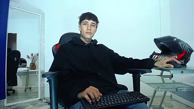 Snapshot of Zacktk7 chatting on 12.03.24 Zacktk7 online show from 12.03.24