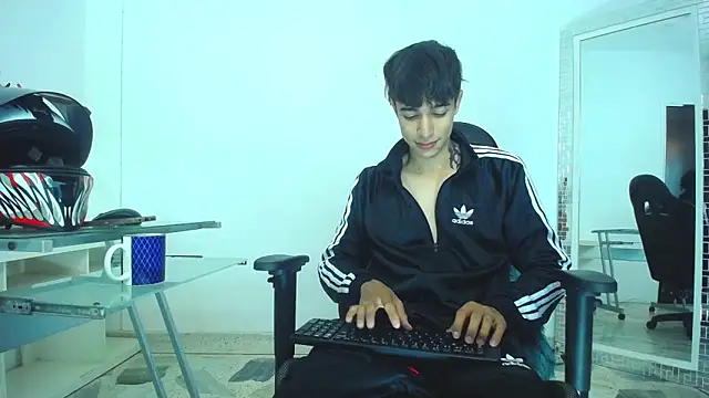 Snapshot of Zacktk7 chatting on 12.24.24 Zacktk7 online show from 12.24.24