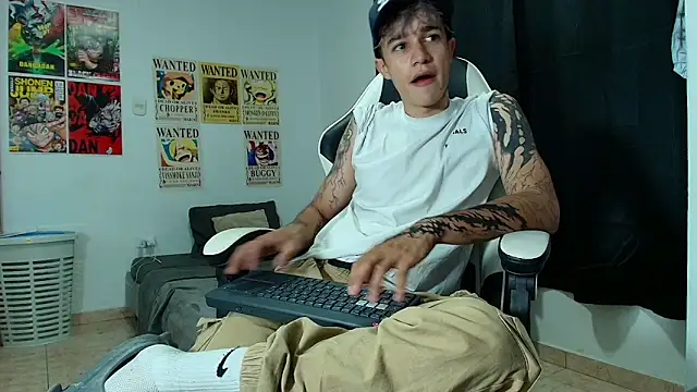 Snapshot of Zacktk7 chatting on 03.18.25 Zacktk7 online show from 03.18.25