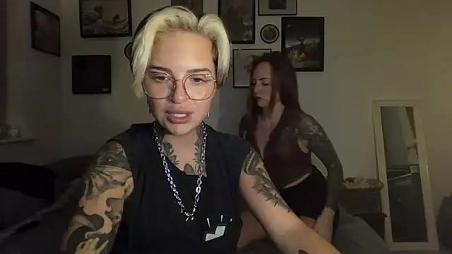 Snapshot of Alexandersonxo chatting on 10.10.25 Alexandersonxo online show from 10.10.25