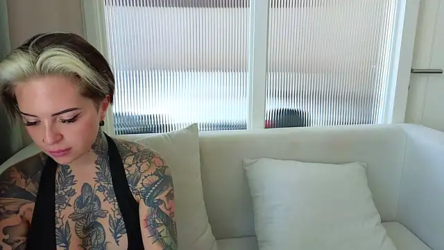 Snapshot of Alexandersonxo chatting on 04.27.26 Alexandersonxo online show from 04.27.26