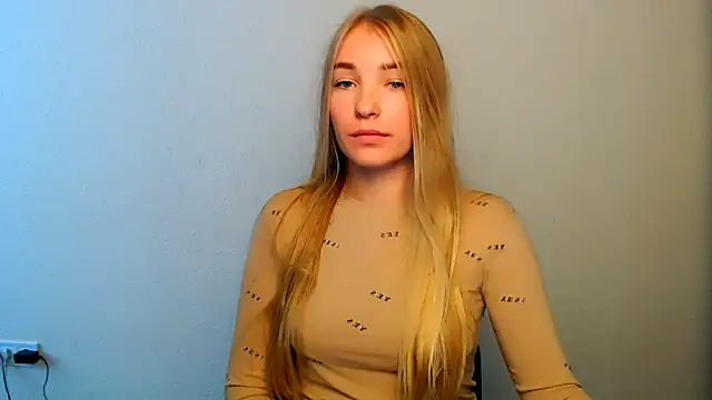 Queen ofLove online show from 10.12.25