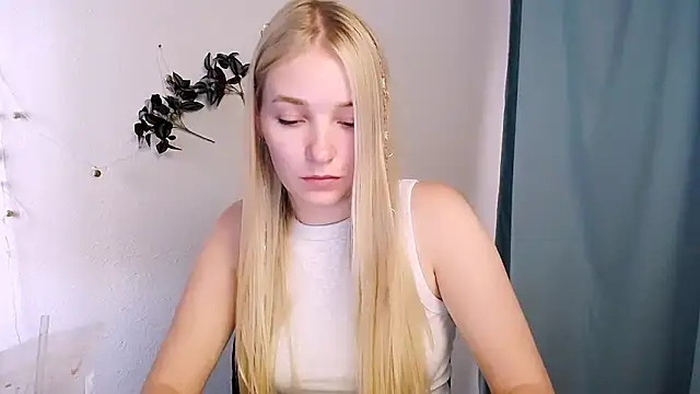 Snapshot of Queen_ofLove chatting on 06.02.26 Queen ofLove online show from 06.02.26