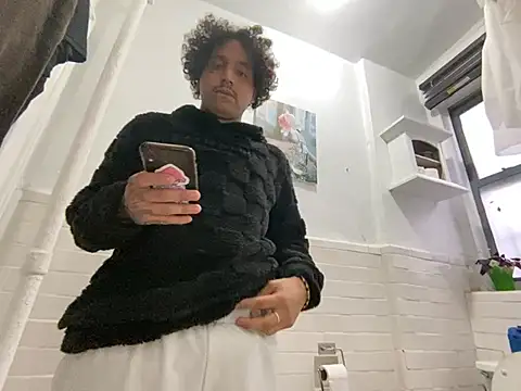 Snapshot of TacosSenpai chatting on 03.05.25 TacosSenpai online show from 03.05.25