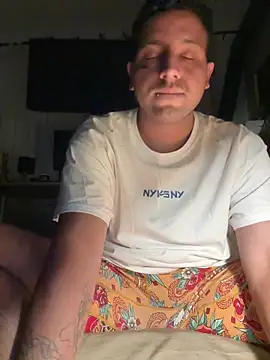 Snapshot of TacosSenpai chatting on 10.04.25 TacosSenpai online show from 10.04.25