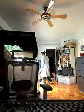 Snapshot of TacosSenpai chatting on 10.10.25 TacosSenpai online show from 10.10.25