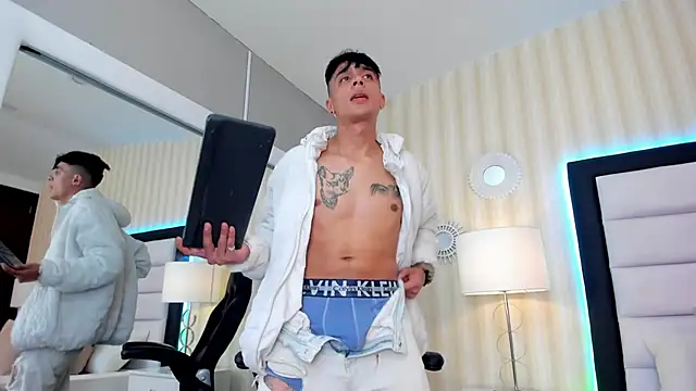 MikeStonnee online show from 12.04.24