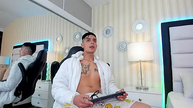 MikeStonnee online show from 12.04.24