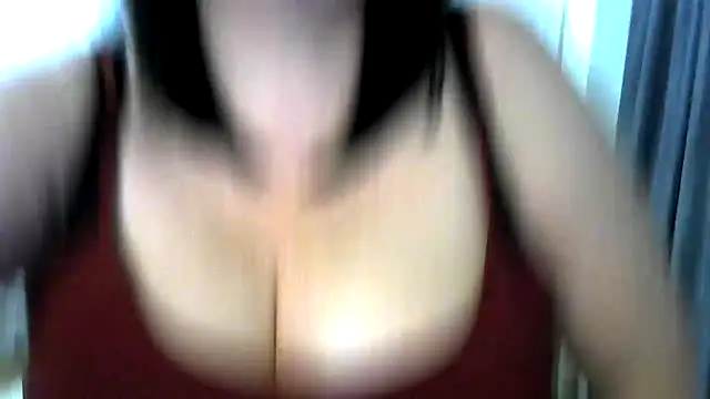 Snapshot of EmiliaLooo chatting on 09.15.25 EmiliaLooo online show from 09.15.25