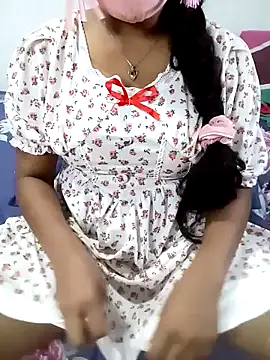 Snapshot of Thinaya chatting on 01.13.25 Thinaya online show from 01.13.25
