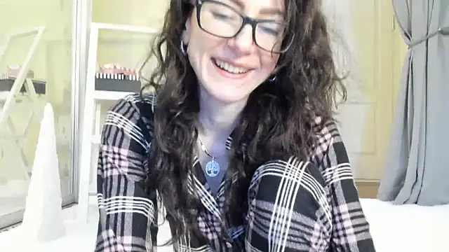 Snapshot of Baby_Jewel chatting on 12.24.24 Baby Jewel online show from 12.24.24
