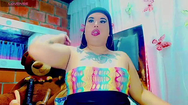 Snapshot of nauthyvalentina chatting on 02.22.26 nauthyvalentina online show from 02.22.26