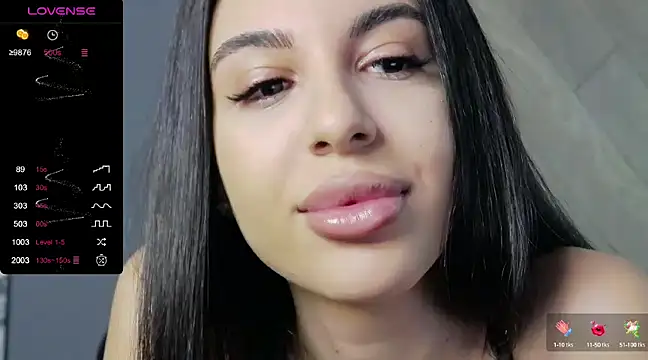 Snapshot of _Evelyynn_ chatting on 12.31.24 Evelyynn online show from 12.31.24