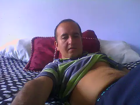 Snapshot of yazforeSolo chatting on 11.30.25 yazforeSolo online show from 11.30.25