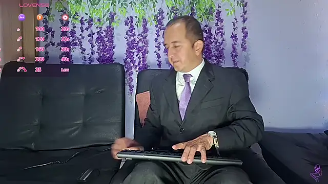 Snapshot of yazforeSolo chatting on 02.05.26 yazforeSolo online show from 02.05.26