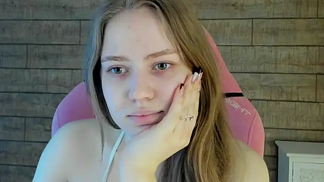 Snapshot of SelinSwarovski chatting on 05.15.26 SelinSwarovski online show from 05.15.26