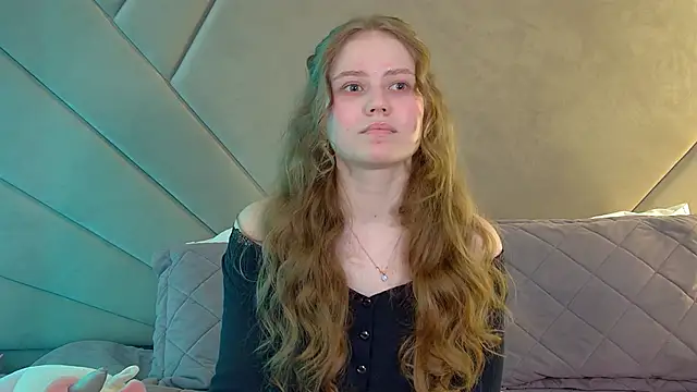 Snapshot of SelinSwarovski chatting on 06.12.26 SelinSwarovski online show from 06.12.26