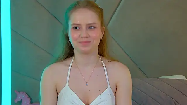 Snapshot of SelinSwarovski chatting on 06.15.26 SelinSwarovski online show from 06.15.26
