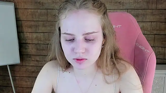 Snapshot of SelinSwarovski chatting on 07.19.26 SelinSwarovski online show from 07.19.26