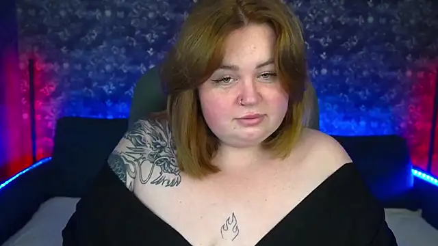 Snapshot of ZaraReignn chatting on 01.02.25 ZaraReignn online show from 01.02.25