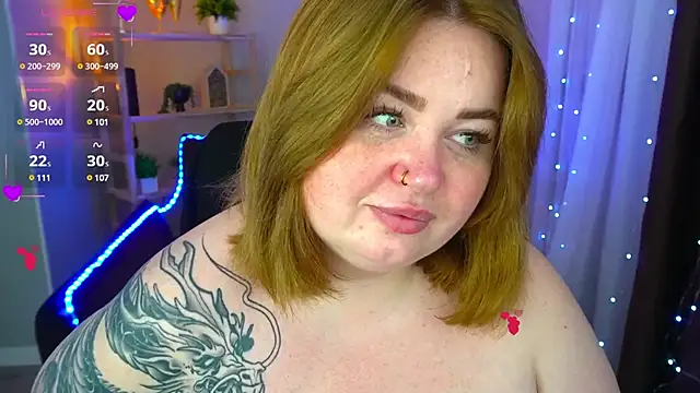 Snapshot of ZaraReignn chatting on 01.10.25 ZaraReignn online show from 01.10.25