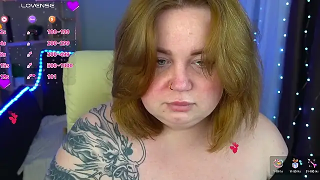 Snapshot of ZaraReignn chatting on 01.13.25 ZaraReignn online show from 01.13.25