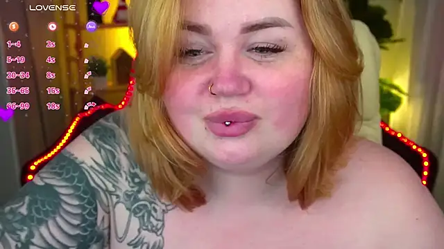 Snapshot of ZaraReignn chatting on 03.03.25 ZaraReignn online show from 03.03.25