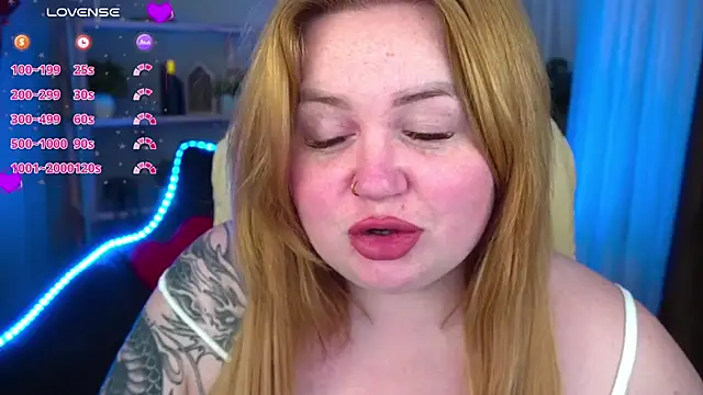 Snapshot of ZaraReignn chatting on 03.12.25 ZaraReignn online show from 03.12.25