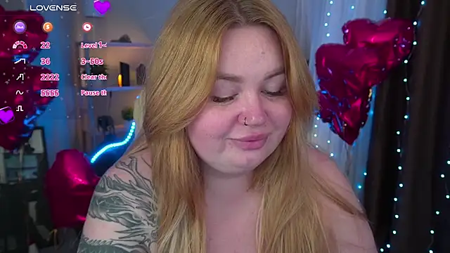 Snapshot of ZaraReignn chatting on 03.15.25 ZaraReignn online show from 03.15.25