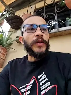 Snapshot of hairyserious chatting on 03.06.25 hairyserious online show from 03.06.25