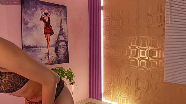 Bella19  online show from 12.16.25